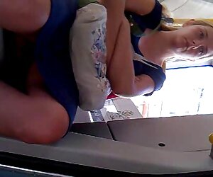 Kelepçeli, özensiz ve öğürerek oral seks-Azzurra değişik sikişler