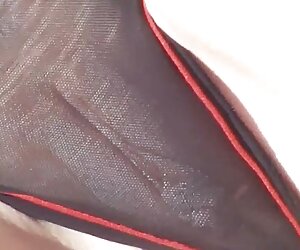 O kızın giysileri içinde değişik sikişler çok sevimli görünüyor