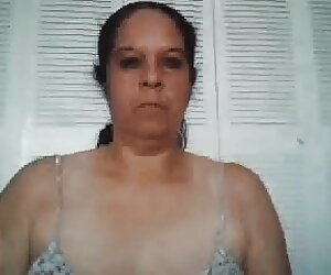 Sandalyede İspanyol güzellik sikis porno zorla kedi