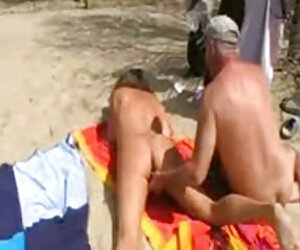 parmaklarına dokunurken işiyor rahibelerin sikişi ve sikikleri