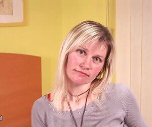 Susamış kedi ile olgun anne türk şikişler
