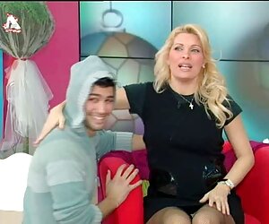Erotik genç Mia yaşlı şikişler Lezbiyen Yoga Fuck-VİDEO