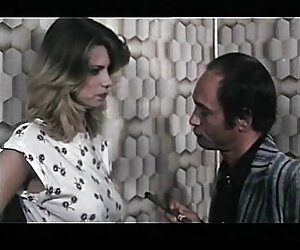 Karısı bir sert şikişler yutmak sikikleri